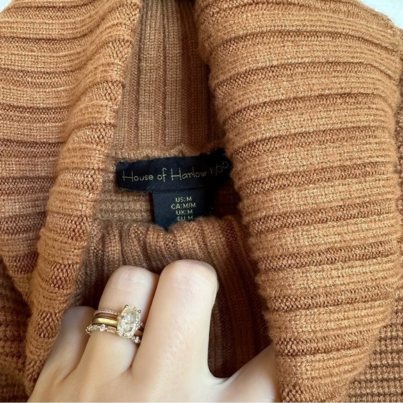 House of Harlow 1960 Camel Cropped Turtleneck Sweater Medium - Picture 6 of 10